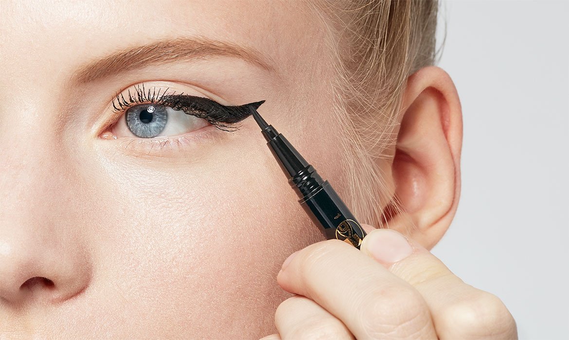 Regalar maquillaje a una experta en delineados de ojos es una maravilla. ¿Por qué? Porque elijas el delineador que elijas lo va a bordar. Sorpréndela con Perfect Slim de L’Oréal Paris y pasará a ser su nuevo must.